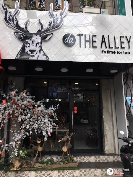 Ảnh bìa THE ALLEY