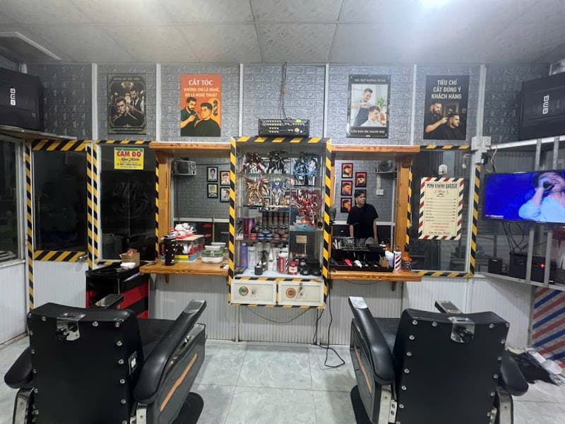 Ảnh bìa Tiệm cắt tóc Minh Khánh