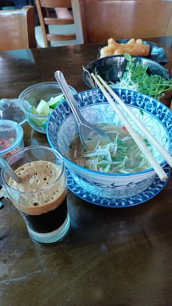 Ảnh bìa Hoàng Phở & Cà phê