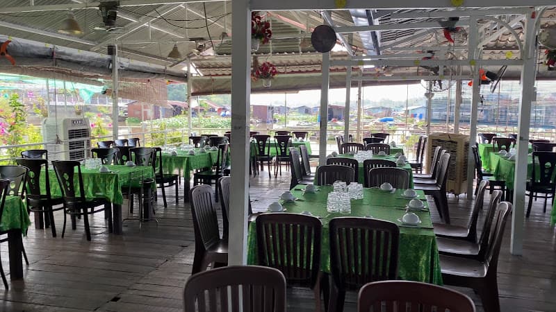 Nhà hàng nổi Làng Bè