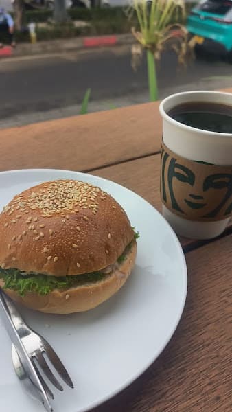 Hình ảnh Starbucks Coffee New World - 2