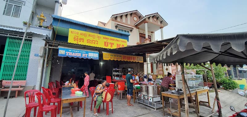 Ảnh bìa Bánh canh Vĩnh Trung Út Oanh Na