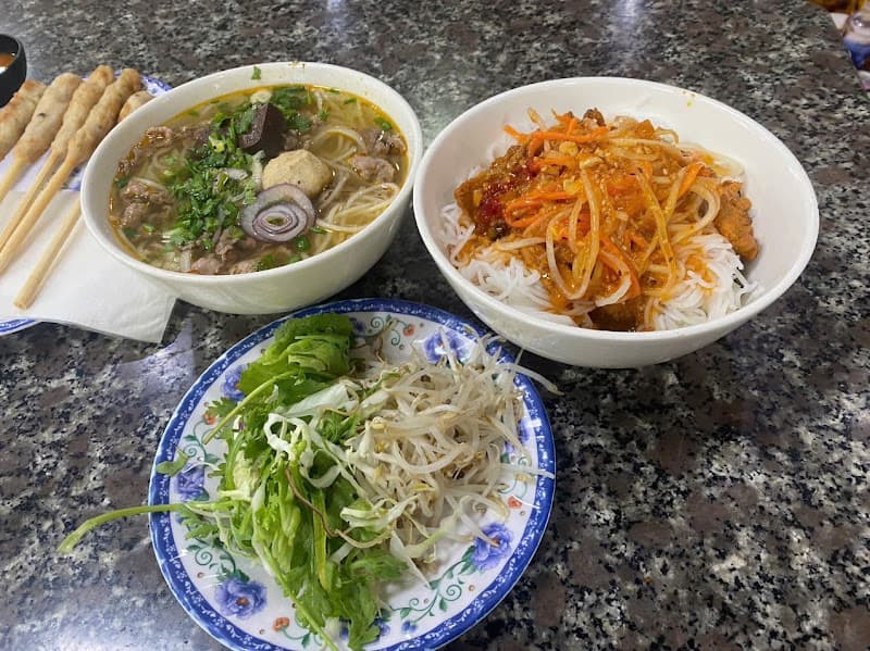 Hình ảnh Bún Huế và bún thịt nướng Phong Phú - 2