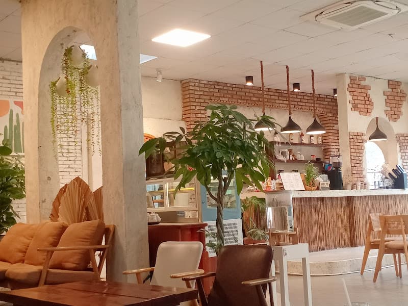 Hình ảnh Chill Land - Coffee Tea and Cake - 2