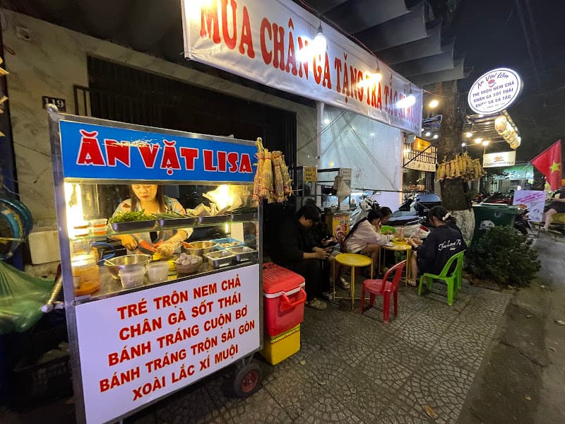 Ảnh bìa ĂN VẶT LISA