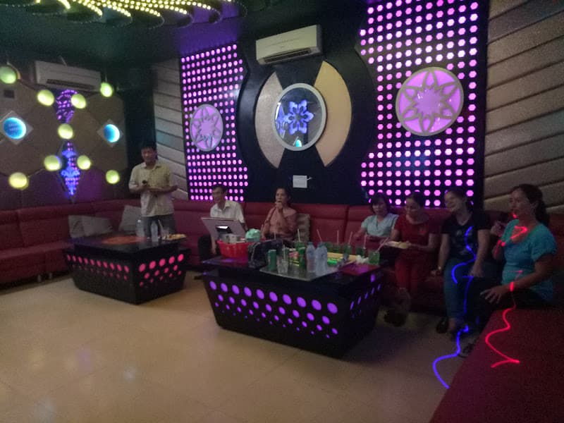 Karaoke Hồng Nhung