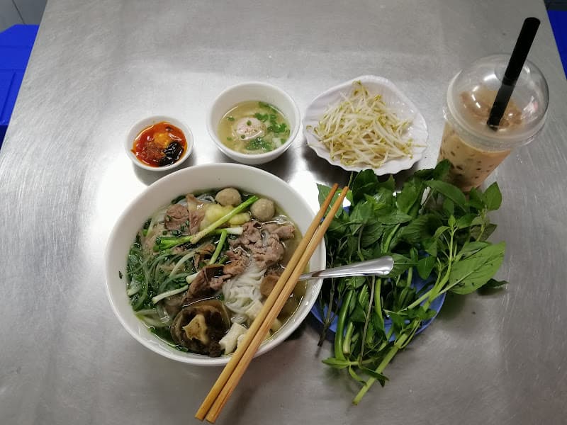 Hình ảnh PHỞ NHỚ - Phở Bò ; Bún Bò Huế ; Cơm Gà ; Miến Gà ; Hủ Tiếu, Mì Hoành Thánh Xá Xíu - 113B Nguyễn Đình Chính, Q. Phú Nhuận - 3