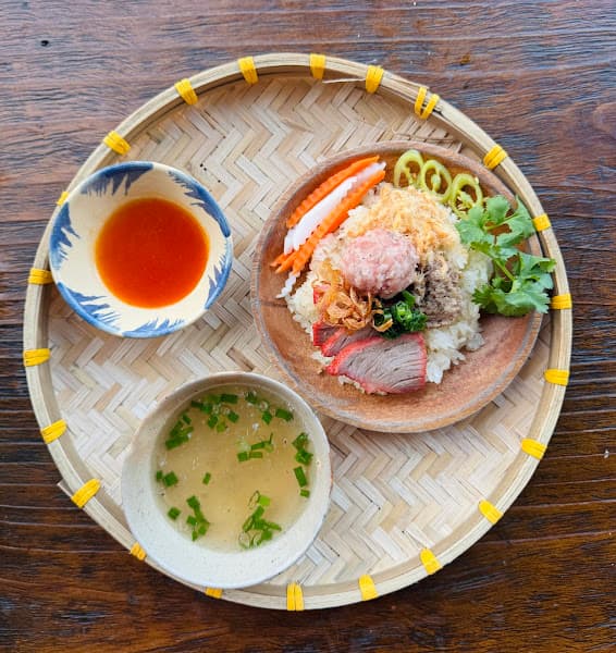 Hình ảnh A XÍU - Bánh mì xíu mại nước lèo - 2