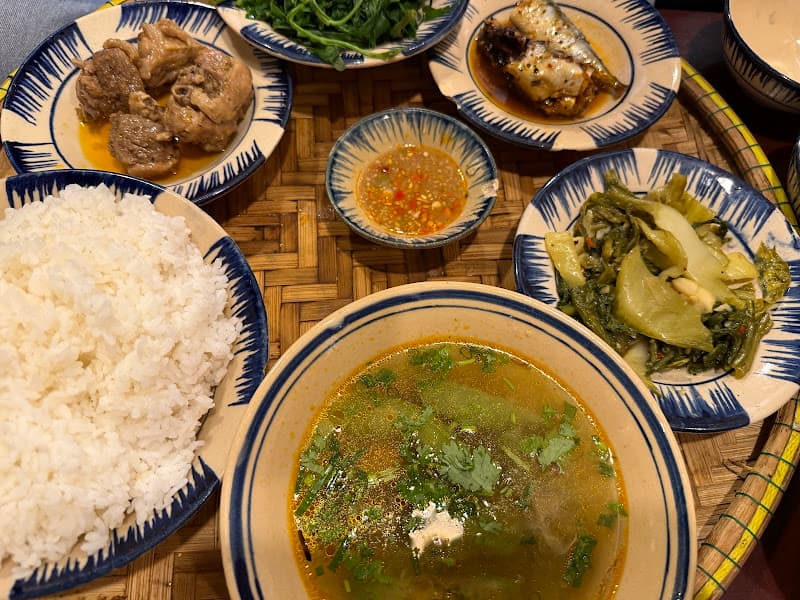 Hình ảnh CHẠC- CƠM NHÀ & CÀ PHÊ (Hue family-style meal set and coffee, LOCAL PRICE FOR ALL) - 2