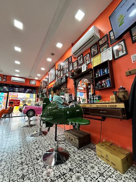 Ảnh bìa Đông Tây Barbershop - 301 Nguyễn Thị Thập
