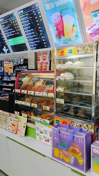 Hình ảnh FamilyMart 206 Xô Viết Nghệ Tĩnh - 4