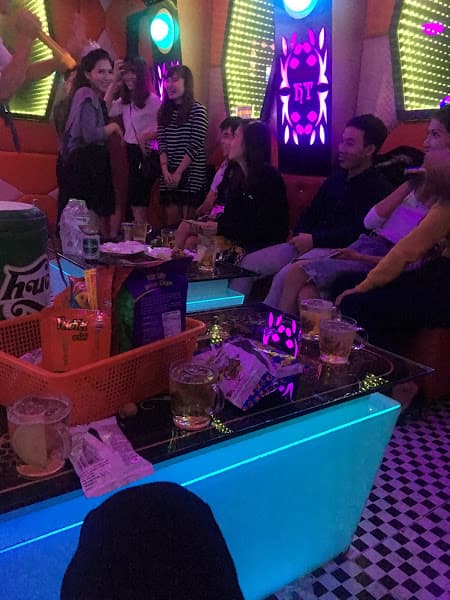 Karaoke Thủy Hồng