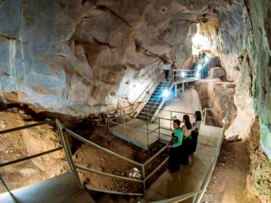 Ảnh bìa Hang Con Moong