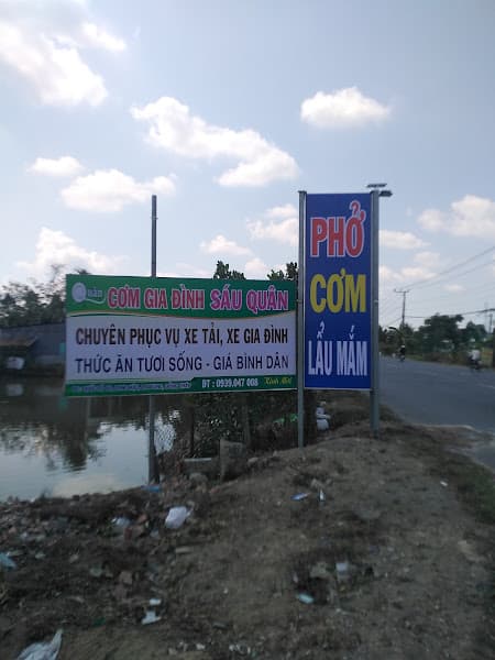 Hình ảnh Quán Cơm Gia Đình Sáu Quân - 3