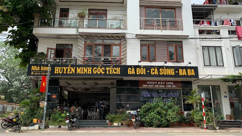 Ảnh bìa Nhà Hàng Gốc Tếch Huyền Minh