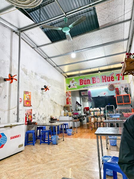 Ảnh bìa BÚN BÒ HUẾ 77