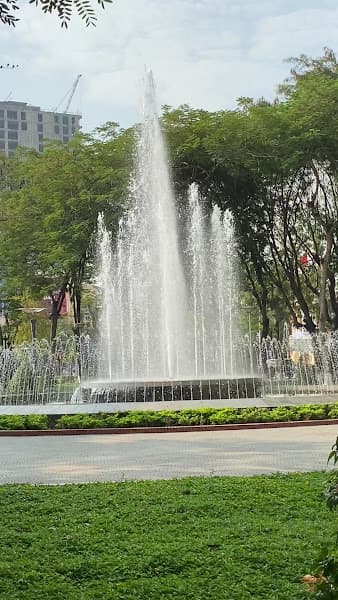 Hình ảnh Đài phun nước Quảng trường Trung tâm thành phố - 4