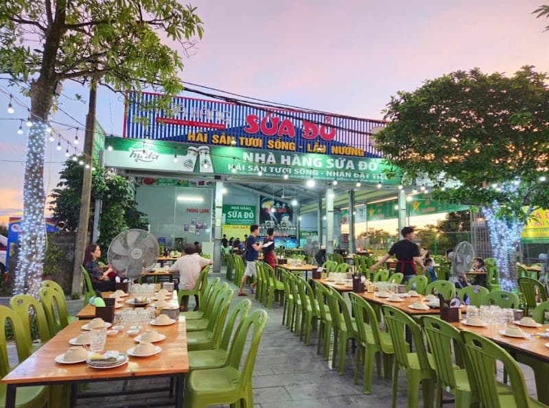 Nhà hàng Sứa Đỏ