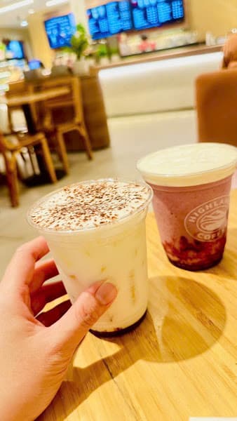 Hình ảnh Highlands Coffee 565 Tỉnh Lộ 10 - 2