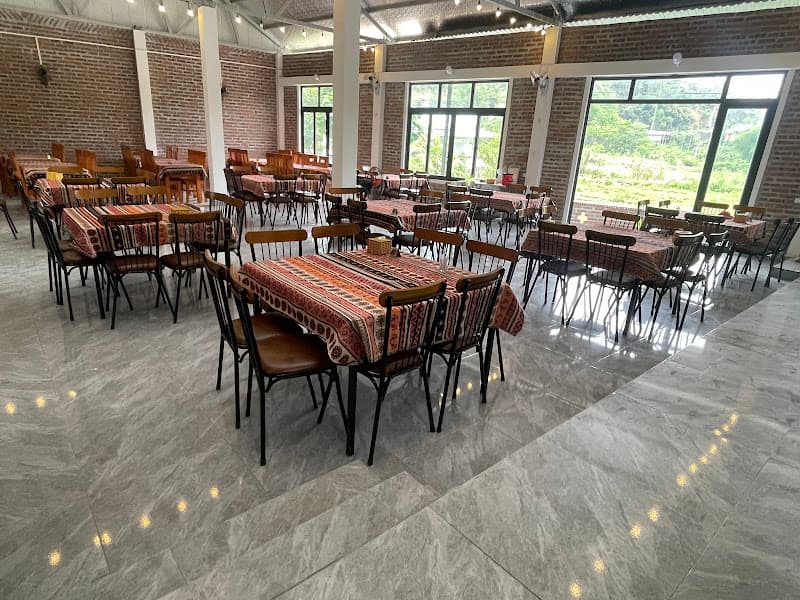 Nhà Hàng Sơn Huệ Pác Bó