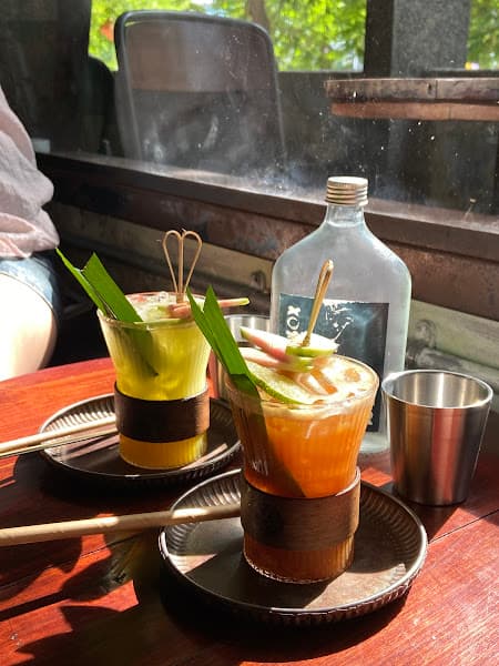 Ảnh bìa Vịt lộn um bầu bé Đen