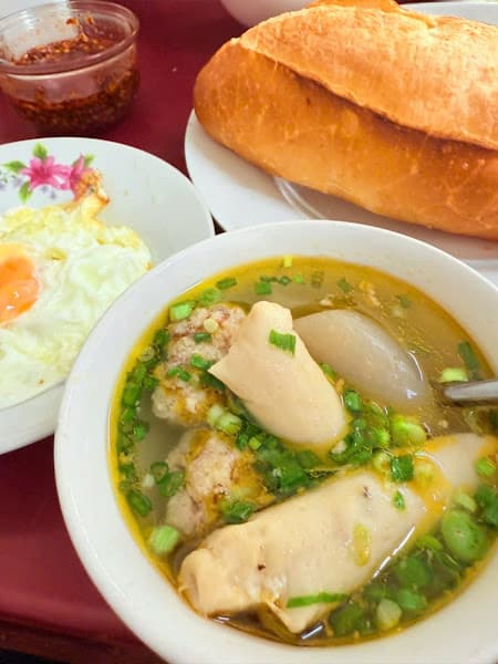 Hình ảnh Bánh mì xíu mại Bà Thoa - 2