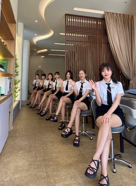 Thế Giới Tóc Nam FOR BOSS , cắt tóc nam , Ngoáy tai êm , gội đầu , massage vai gáy , 58b Hai Bà Trưng Pleiku