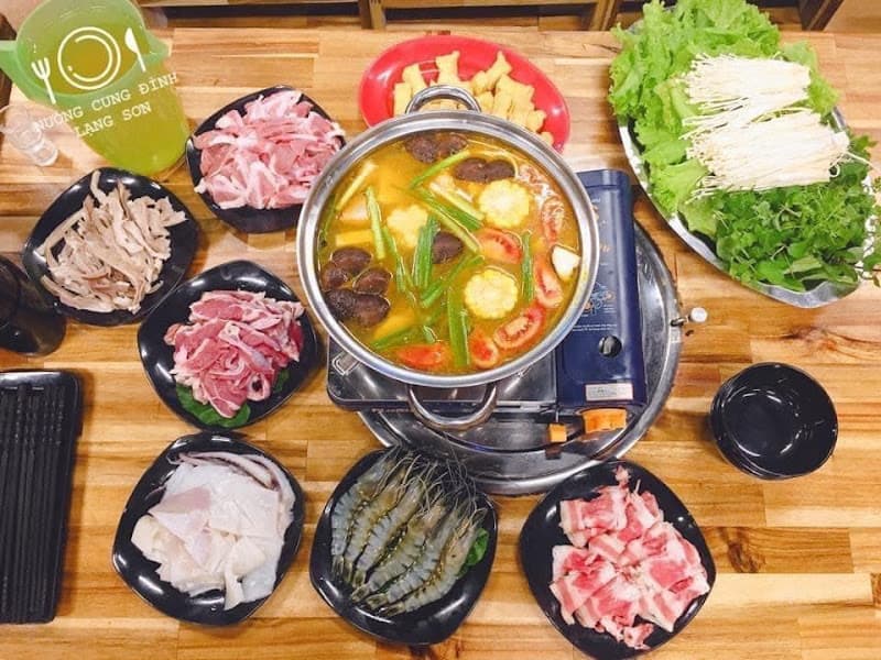 Ảnh bìa Ẩm Thực Cung Đình