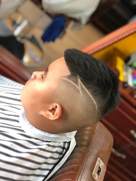 Hình ảnh Cắt Tóc Nam Cà Mau - Luân Barber Shop - 2