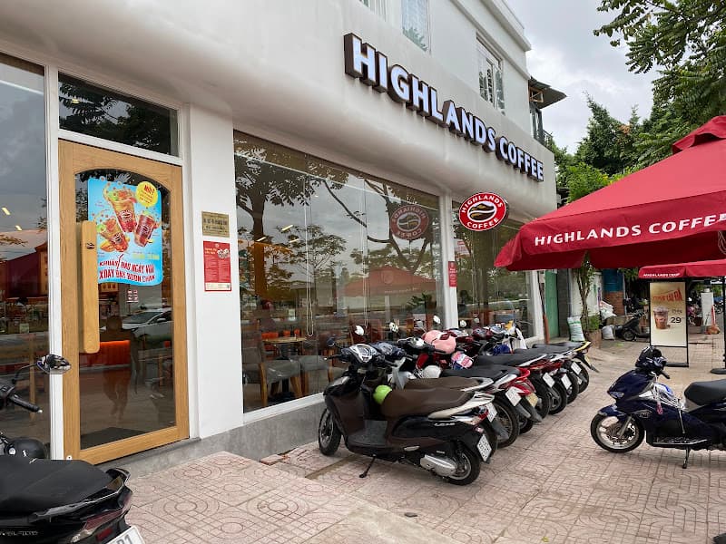 Highlands Coffee Phạm Văn Đồng