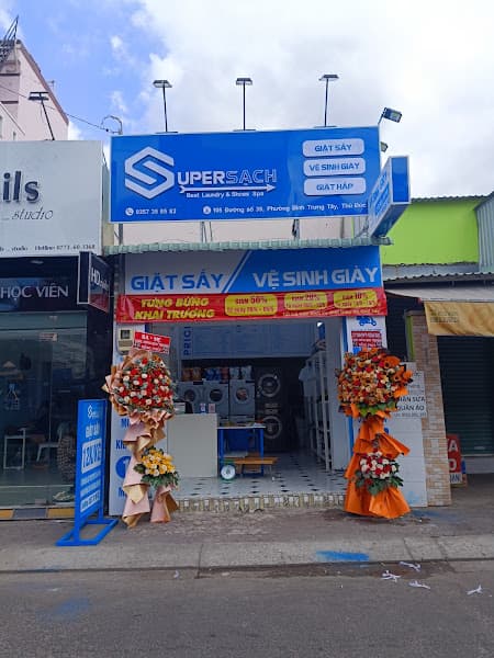 Hình ảnh Giặt sấy SUPER SẠCH - Tiệm giặt sấy - Vệ sinh giày Super Sạch - Giặt hấp - Quận 2 - Giao nhận tận nơi - 3