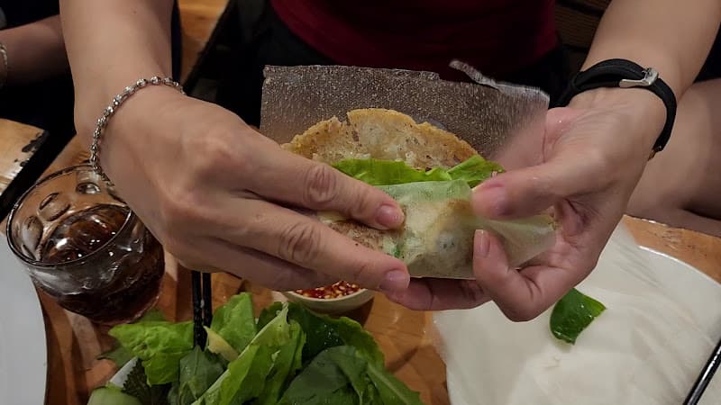 Hình ảnh Bánh xèo tôm nhảy - 3