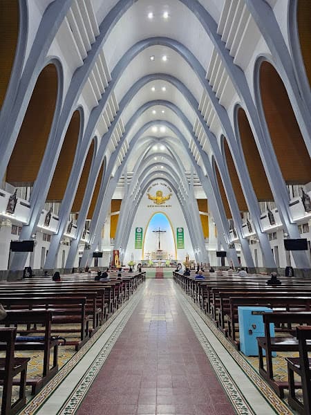 Hình ảnh Nhà Thờ Chính Tòa Phủ Cam - 2