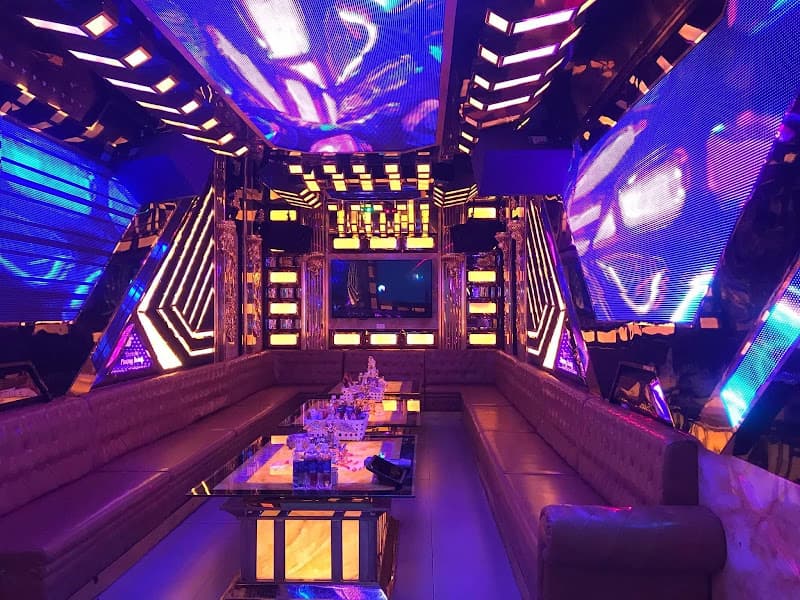 Karaoke Phượng Hoàng II