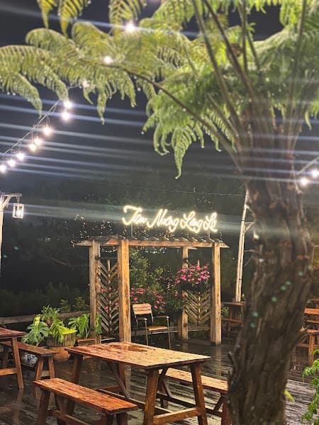 Ảnh bìa Tiệm Nướng Lửng Lơ - Tiệm Nướng View Đồi Thông Đà Lạt