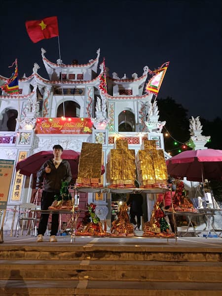 Cổng Đền. Thờ Bà Chúa Kho