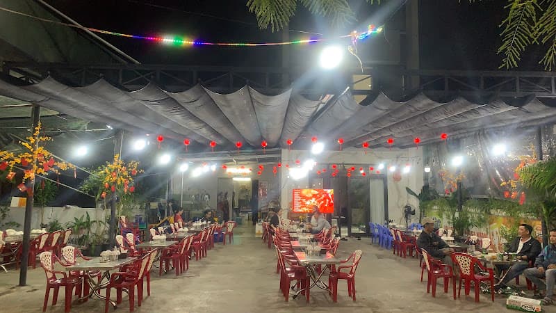 QUÁN HẢI SẢN LÚ