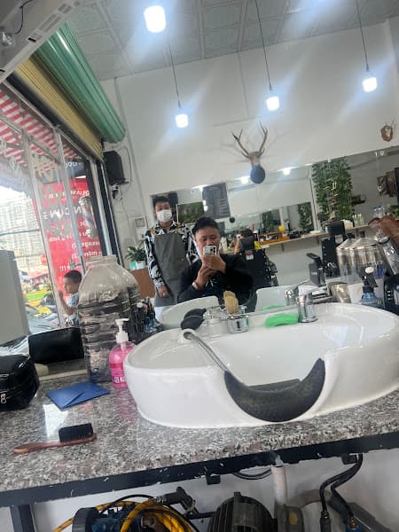 Hình ảnh Cắt tóc nam Quang Barber - 2