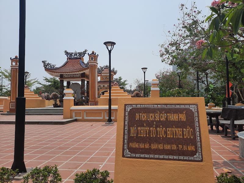 Hình ảnh DI TÍCH LỊCH SỬ CẤP THÀNH PHỐ (ĐÀ NẴNG): MỘ THỦY TỔ TỘC HUỲNH ĐỨC (THỊ AN) - 4