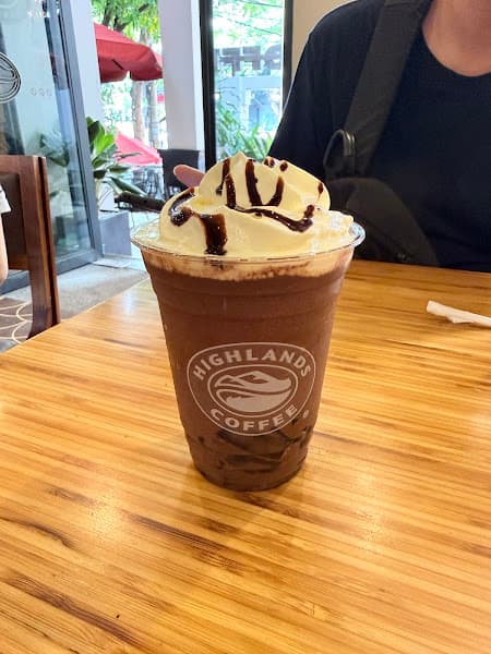 Hình ảnh Highlands Coffee Văn Cao - 3