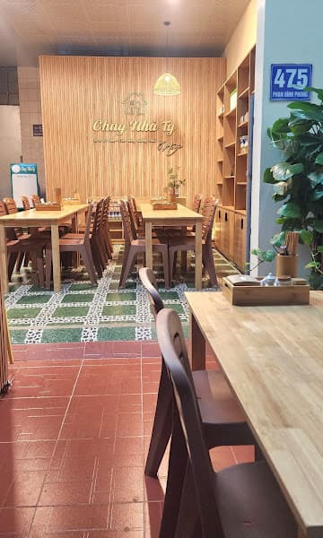 Ảnh bìa Chay Nhà Ty