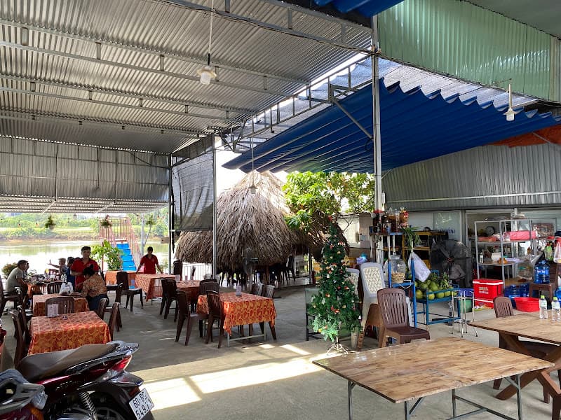 Quán Ăn Bờ Sông - Tân Triều