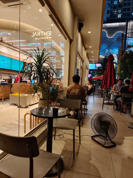 Hình ảnh Highlands Coffee Tạ Quang Bửu - 2