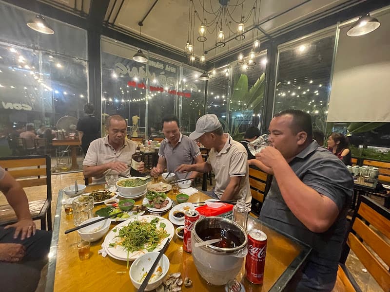 Hình ảnh Nhà hàng con bò vàng - cửa tiền - 2