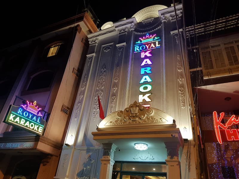 Ảnh bìa ROYAL KARAOKE