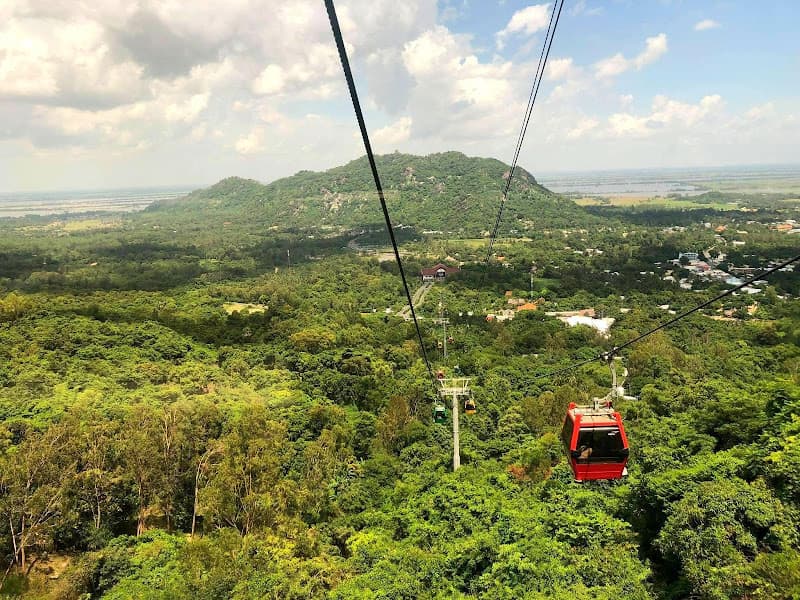 Ảnh bìa Cáp treo Núi Cấm (Ga đi)