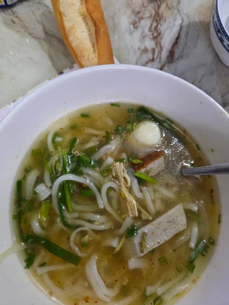Quán Nhiên - Bánh canh Hà Lan vỉa hè