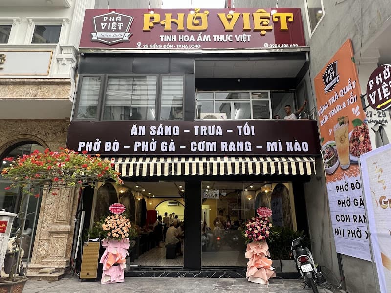 Ảnh bìa VIỆT