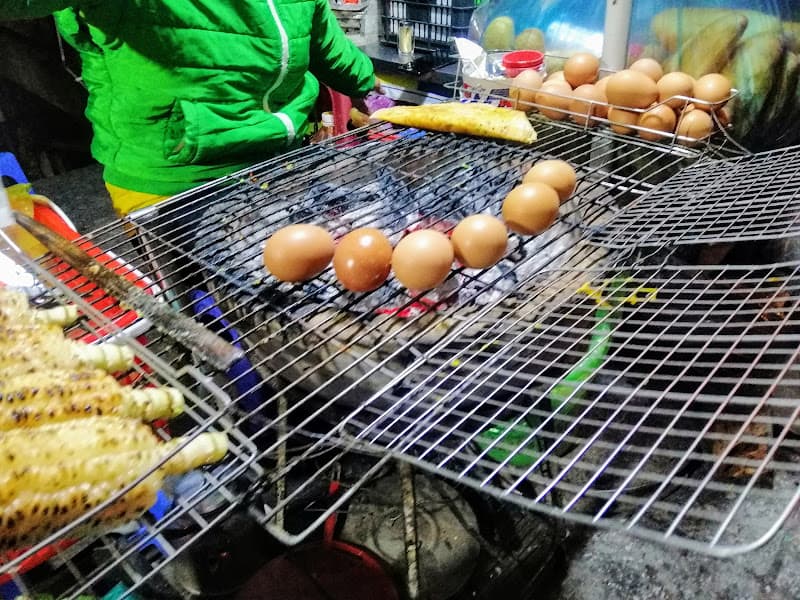 Hình ảnh Quán bánh mì xíu mại + Bánh tráng cô bé - 5