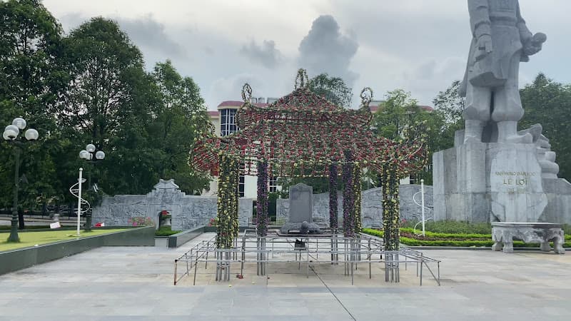 Hình ảnh Tượng đài Lê Lợi - 4